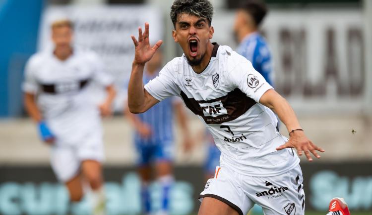 Imagen de El gol de Ronaldo Martínez que puso en ventaja a Platense