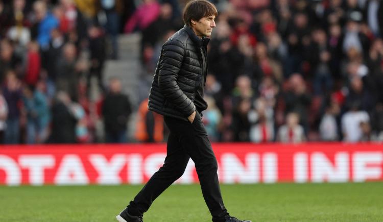 Imagen de Antonio Conte dejó de ser el entrenador de Tottenham