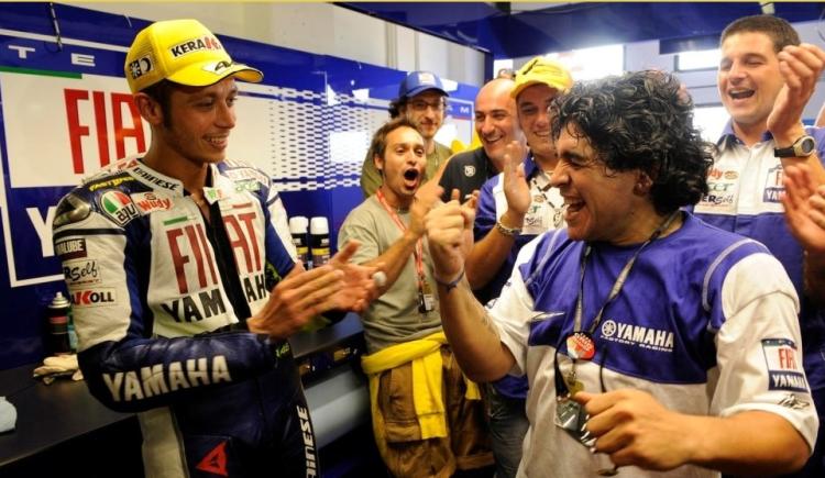 Imagen de VALENTINO ROSSI, LA LEYENDA DEL MOTO GP QUE ADMIRA A MARADONA