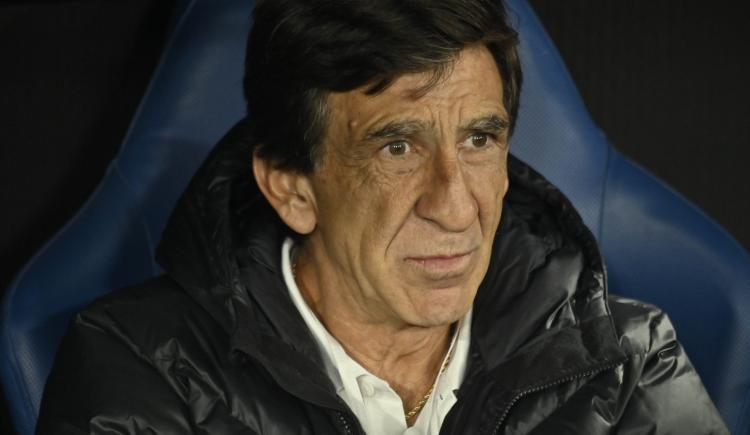 Imagen de Costas no confirmó su continuidad en Racing y asumió la culpa por la prematura eliminación: "No hay otro"