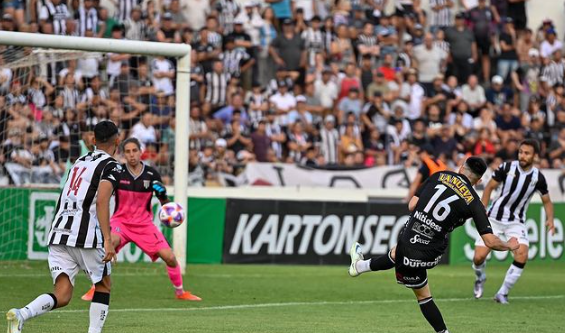 Imagen de Se juega la primera final por el ascenso a la Liga Profesional