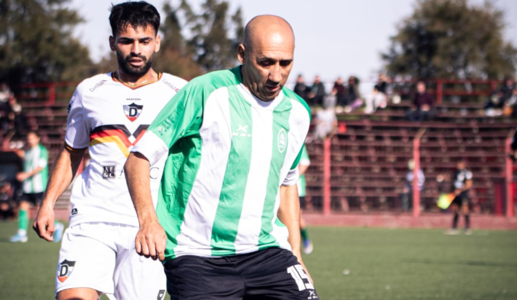 Imagen de La fortaleza mental de Adrián Silva para seguir jugando en el fútbol uruguayo a los 54 años