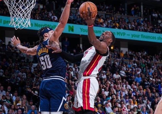 Imagen de NBA: Miami reaccionó en Denver y empató las finales