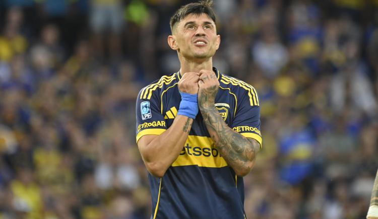 Imagen de Marcar en sus primeros dos partidos en Boca: El VAR frustró a Adam Bareiro y salvó un récord de 30 años