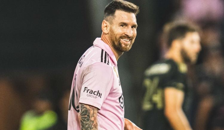 Imagen de A puro fútbol: Lionel Messi y la vuelta a América en 35 días