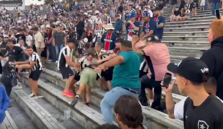 Imagen de Piñas van, piñas vienen: así fue la pelea entre hinchas de PSG y Botafogo