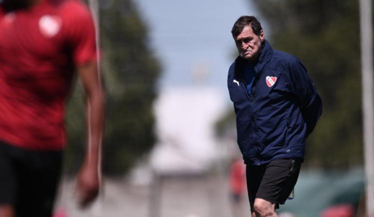 Imagen de Independiente oficializó la llegada de Julio Falcioni