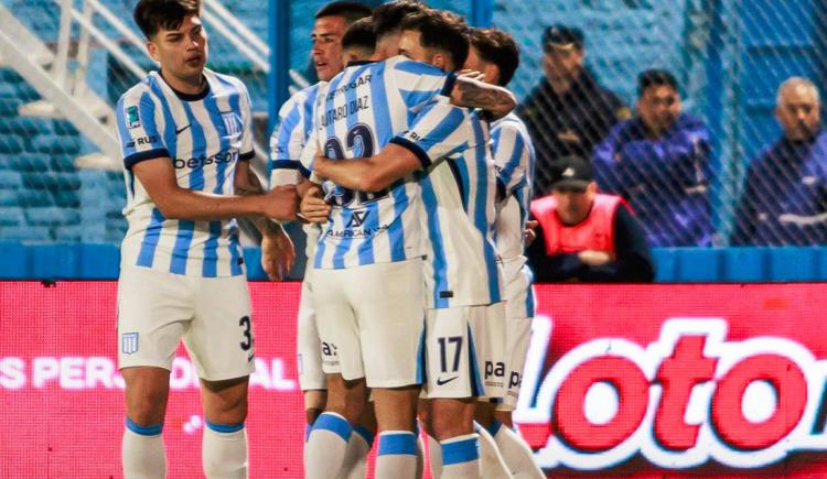 Imagen de No fue una Maravilla pero le alcanzó con Chirolas: Racing volvió al triunfo en Córdoba