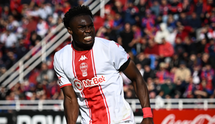 Imagen de Huracán le ganó con claridad a San Lorenzo y conquistó un triunfo histórico en el Nuevo Gasómetro