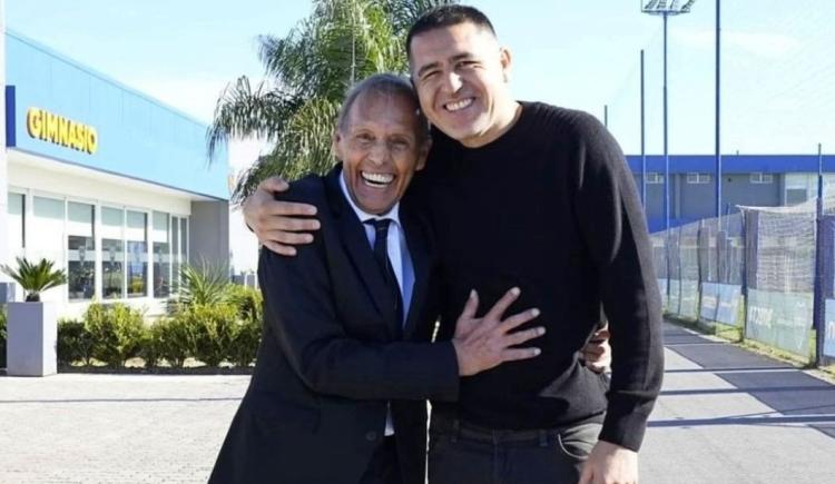 Imagen de La presencia de Riquelme en el velatorio de Miguel Russo