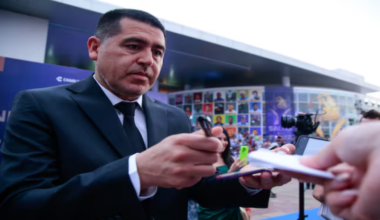 Imagen de Juan Román Riquelme se quebró en pleno discurso