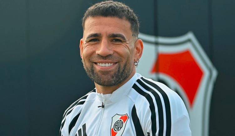Imagen de Nicolás Otamendi se sumó a los entrenamientos de River y se despidió de la Selección