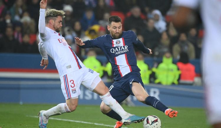Imagen de El PSG de Lionel Messi perdió contra el Lyon de Nicolás Tagliafico