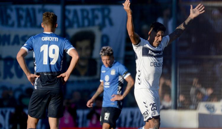 Imagen de Gimnasia se lo dio vuelta a Talleres y festejó en el Bosque