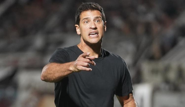 Imagen de Bienvenido a la hoguera: el crudo diagnóstico de Sebastián Domínguez en su debut como DT