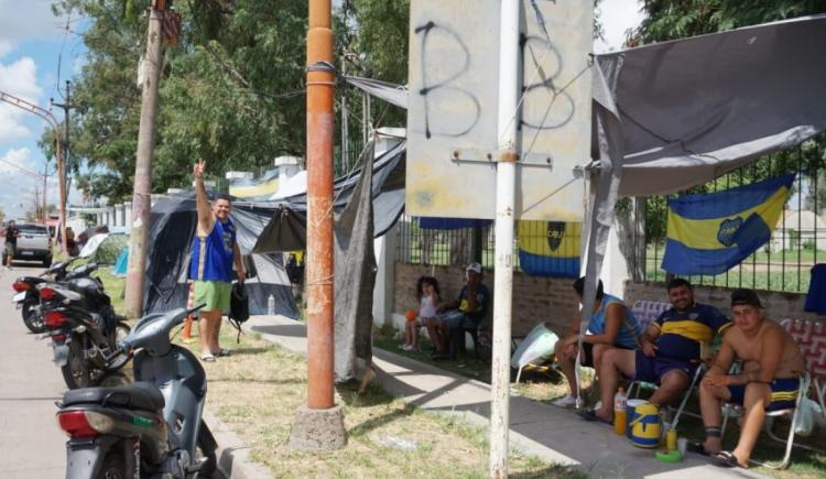 Imagen de Locura por el Xeneize: acampes para ver a Boca en Chaco