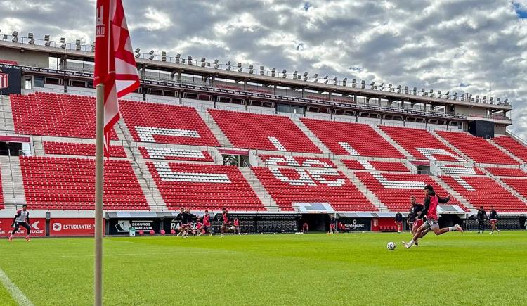 Imagen de Estudiantes y una incógnita de peso para enfrentarse a Boca