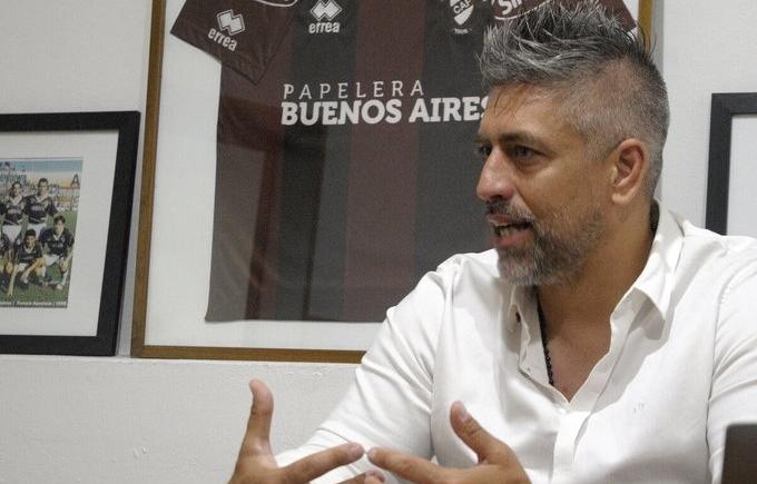 Imagen de El presidente de Platense reveló el plan tras la salida de Kily González