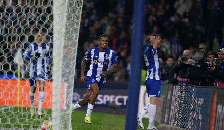Imagen de Porto y un agónico triunfo ante Arsenal para sacar ventaja en la serie
