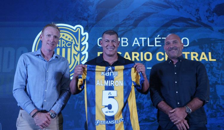 Imagen de Jorge Almirón fue presentado en Central: la Libertadores, el clásico, Di María y Malcorra