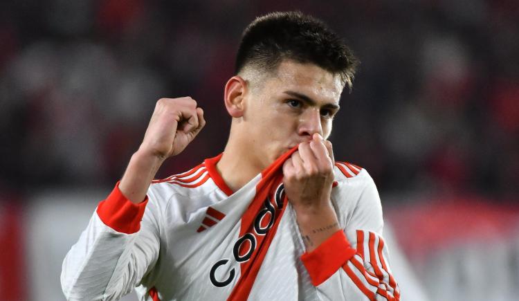 Imagen de ¿Podría extenderse la estadía de Claudio Echeverri en River?