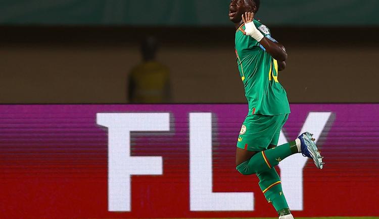 Imagen de Quién es Amara Diouf, la estrella de Senegal que amargó el debut argentino