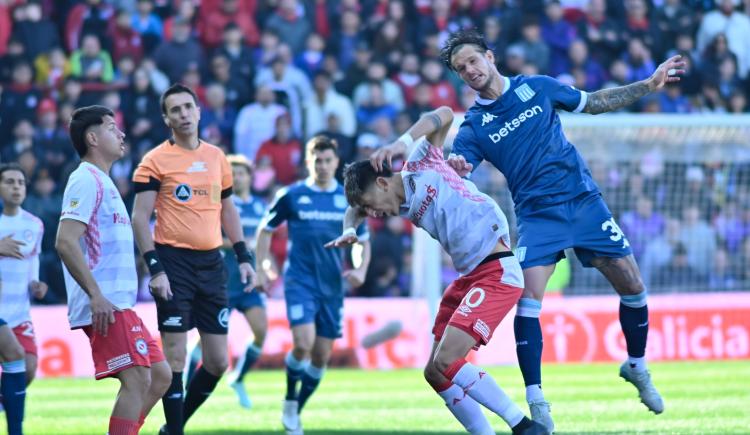 Imagen de La profunda autocrítica de Bruno Zuculini por el flojo nivel de Racing en el Clausura