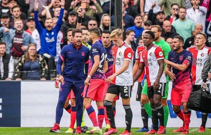 Imagen de ¡Y ESO QUE ERA UN AMISTOSO!: SIMEONE, EN LLAMAS CON CARRASCO