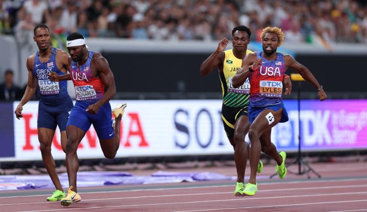 Imagen de Noah Lyles emula a Usain Bolt y consolida su dominio mundial con un nuevo título