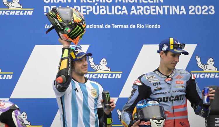 Imagen de MotoGP: un italiano ganó en Termas de Río Hondo y festejó con una camiseta de Lionel Messi