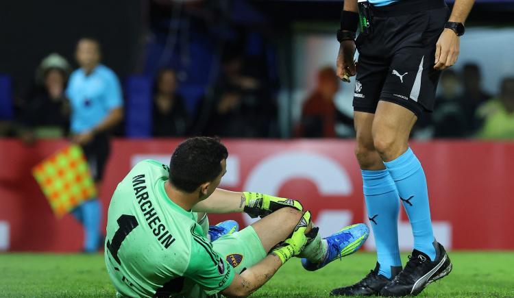 Imagen de ¿Puede Boca reemplazar a Agustín Marchesín? El laberinto reglamentario que enfrenta el club