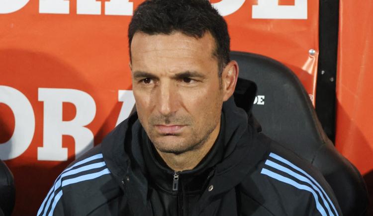 Imagen de Scaloni rearma el equipo: cuatro altas y una baja para enfrentar a Colombia