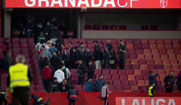 Imagen de Luto en el fútbol español: falleció un hincha en pleno partido