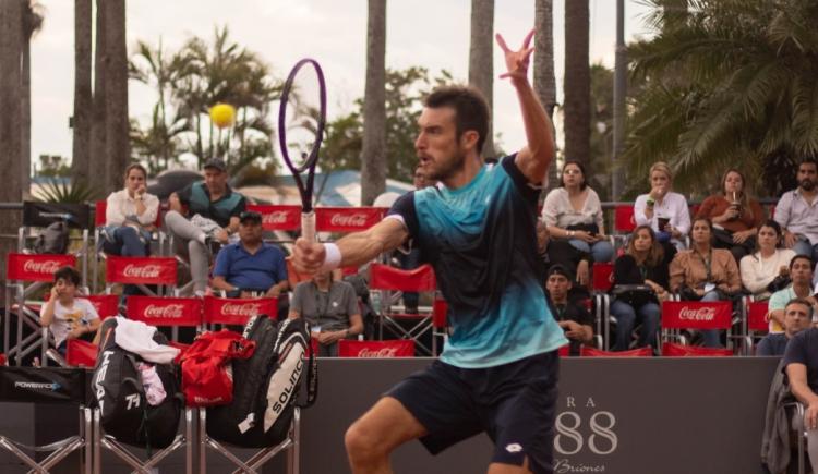 Imagen de Leonardo Mayer cerró su carrera profesional en Corrientes