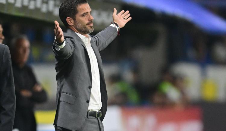 Imagen de Gago, entre la tristeza del vestuario, el ingreso de Brey y su futuro como entrenador de Boca