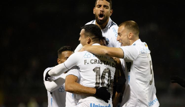 Imagen de Gremio venció a Huachipato y eliminó a Estudiantes del plano internacional