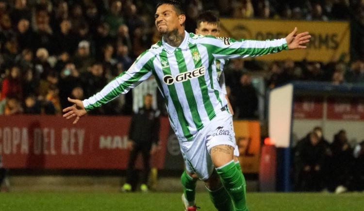 Imagen de Chimy Ávila rescató a Betis en la Copa del Rey con un golazo de tiro libre