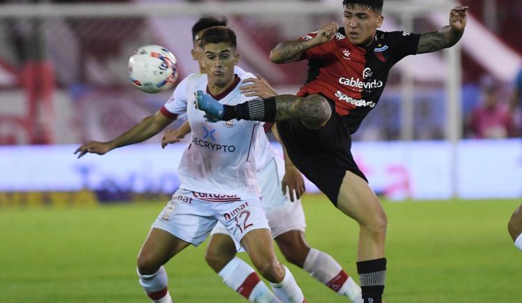 Imagen de Huracán y Colón igualaron con el VAR como protagonista