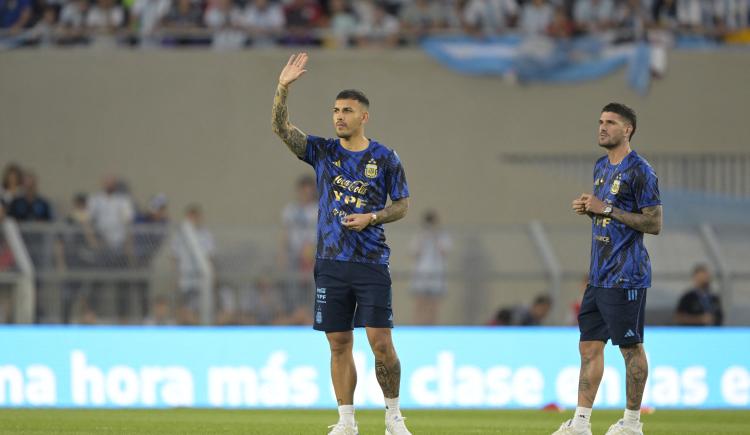 Imagen de Paredes, De Paul y el ritual de los caramelos en pleno Monumental