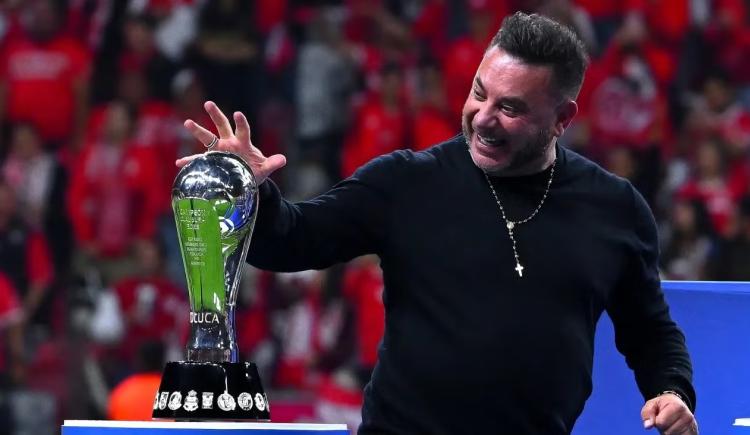 Imagen de Antonio Mohamed se postuló para dirigir a Boca tras lograr un nuevo título en México