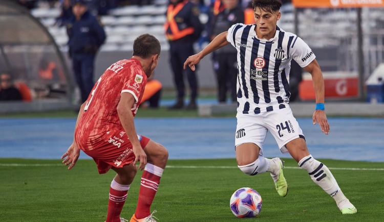Imagen de Talleres derrotó a Argentinos y sigue en la pelea por el campeonato