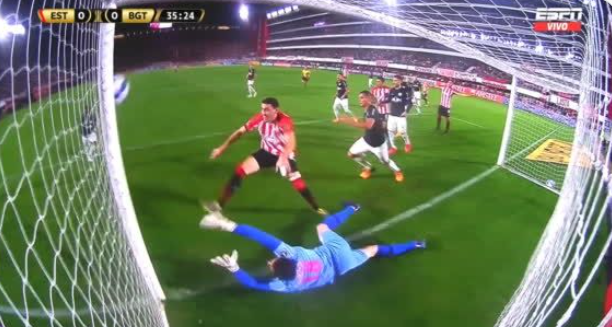 Imagen de ¿Fue gol de Mauro Boselli?