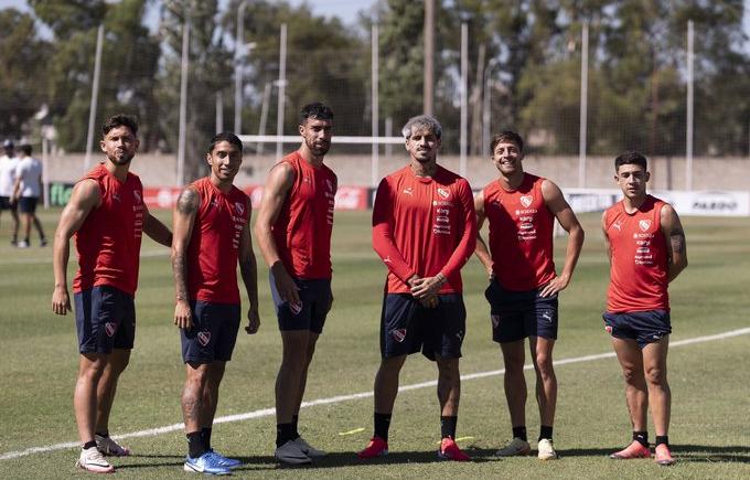 Imagen de Independiente no viajó a Uruguay por un desperfecto en el avión y se suspendió el partido con Olimpia