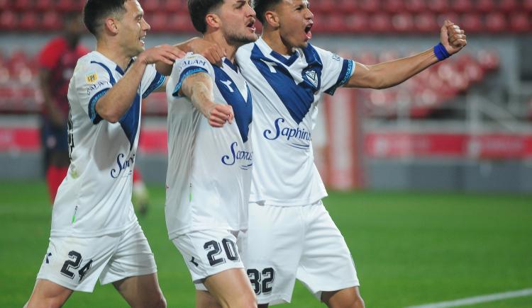 Imagen de Vélez eliminó a San Lorenzo y se metió entre los ocho mejores de la Copa Argentina