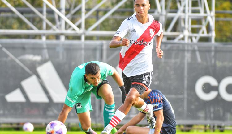 Imagen de La Reserva de River ganó con un golazo