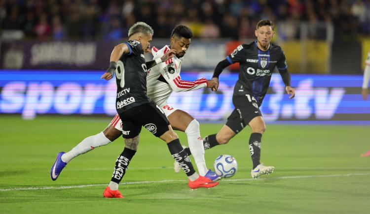 Imagen de Flamengo cortó una racha negativa de cuatro años de visitante y dio un paso gigante en Quito