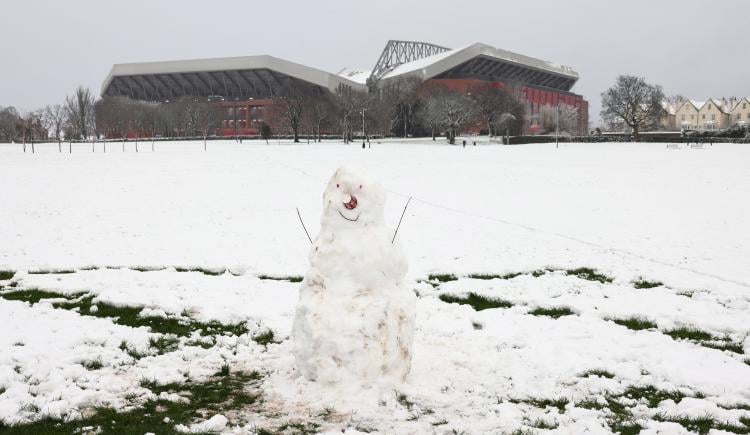 Imagen de La fiesta del fútbol inglés: de la nieve al infierno sin escalas