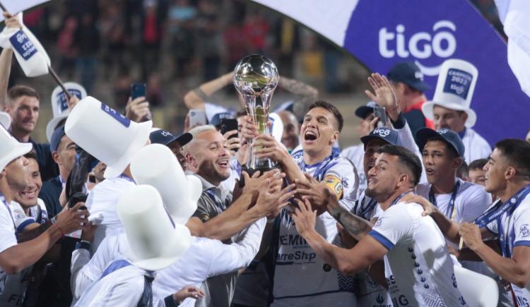 Imagen de Ameliano hizo historia y obtuvo la Copa Paraguay