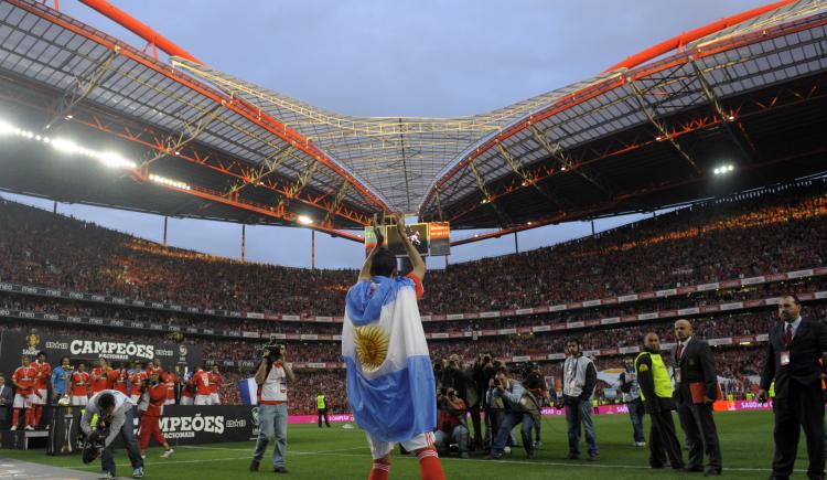 Imagen de Lo mejor del primer paso de Ángel Di María por Benfica: un título ansiado, un gol de rabona y un DT que le cambió la carrera