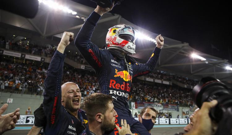 Imagen de EN UNA DEFINICIÓN DRAMÁTICA E HISTÓRICA, MAX VERSTAPPEN SE CONSAGRÓ CAMPEÓN DE LA FÓRMULA 1